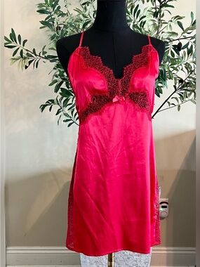 💋 Victoria's Secret Hot Pink Satin Chemise with Lace NWT large 12 14